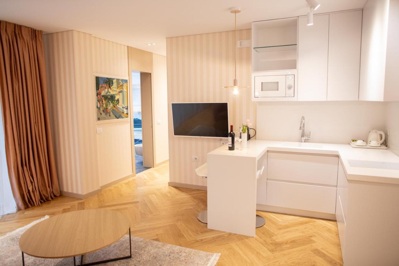 Seven Luxury Suites Tiranë Ngoại thất bức ảnh