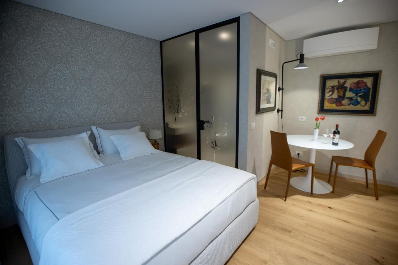 Seven Luxury Suites Tiranë Ngoại thất bức ảnh