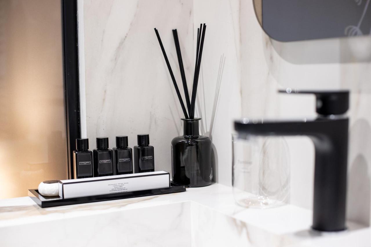 Seven Luxury Suites Tiranë Ngoại thất bức ảnh